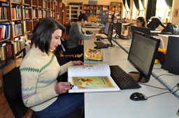 Հայ-ռուսական (Սլավոնական) համալսարանի գրադարանում
