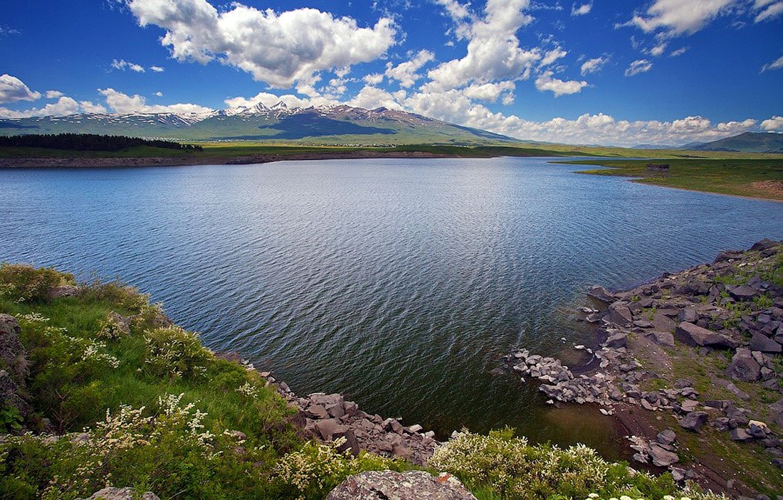 Առագած լեռ, Քարի լիճ