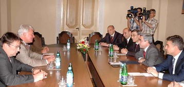 Վալերի Գոլուբևը և նրա գլխավորած պատվիրակությունը հանդիպել են ՀՀ վարչապետ Սերժ Սարգսյանի հետ